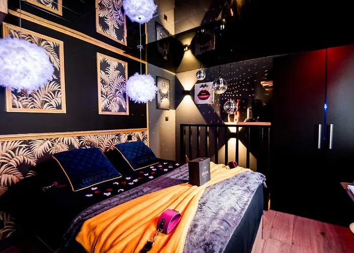 Apartmán Loveroom Sauna, Balneo, Parking Prive Dans Le Centre De *