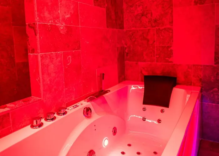 Loveroom Sauna, Balneo, Parking Prive Dans Le Centre De Apartmán