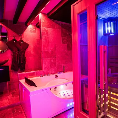 Loveroom Sauna, Balneo, Parking Prive Dans Le Centre De * Honfleur