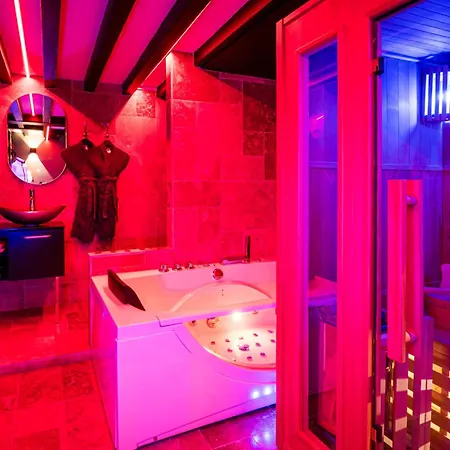 Loveroom Sauna, Balnéo, Parking Privé Dans Le Centre De Appartamento Honfleur