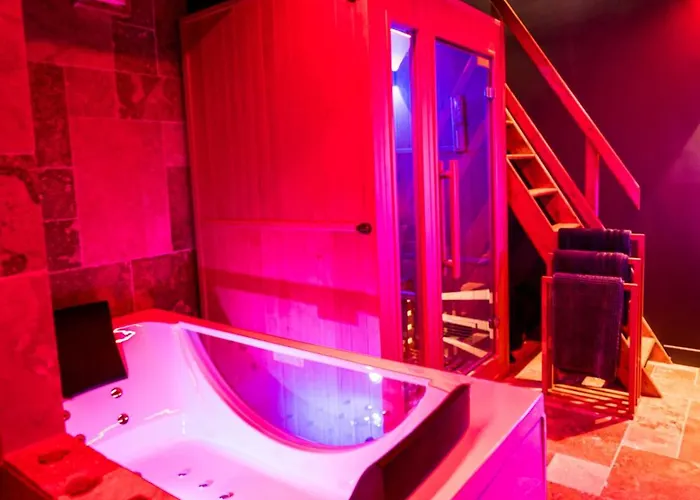 Loveroom Sauna, Balneo, Parking Prive Dans Le Centre De Апартаменти Онфлер