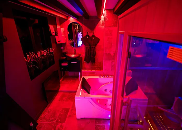 Loveroom Sauna, Balneo, Parking Prive Dans Le Centre De Appartement Honfleur