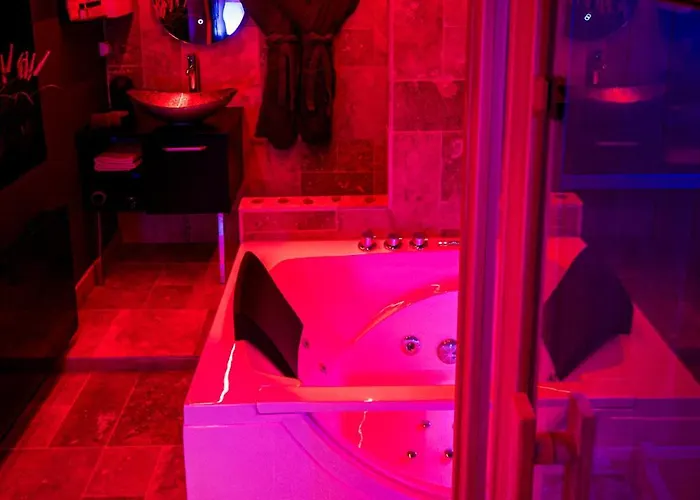 Loveroom Sauna, Balneo, Parking Prive Dans Le Centre De Апартаменти