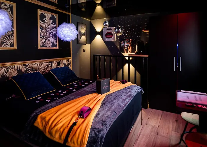 Loveroom Sauna, Balneo, Parking Prive Dans Le Centre De Honfleur