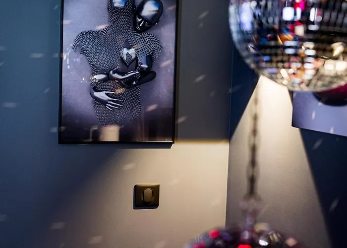 Апартаменти Loveroom Sauna, Balneo, Parking Prive Dans Le Centre De Онфлер