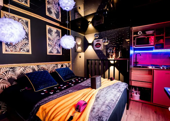 Loveroom Sauna, Balneo, Parking Prive Dans Le Centre De Апартаменти *